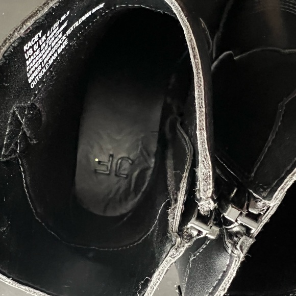 JustFab Kacey Western Ankle Boots - Picture 4 of 9